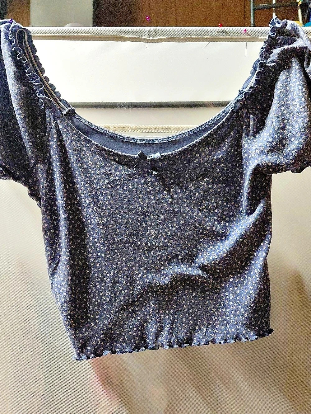 Brandy Melville Gina Top Floral Puff Sleeve Blue Crop Top
